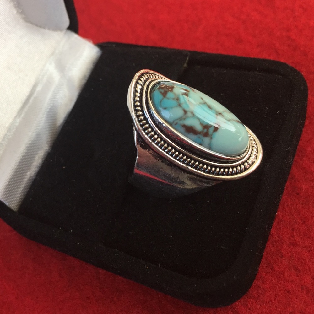 Turquoise silver ring